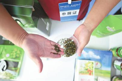 法檢干警組團帶貨，助力扶貧農副產品銷售